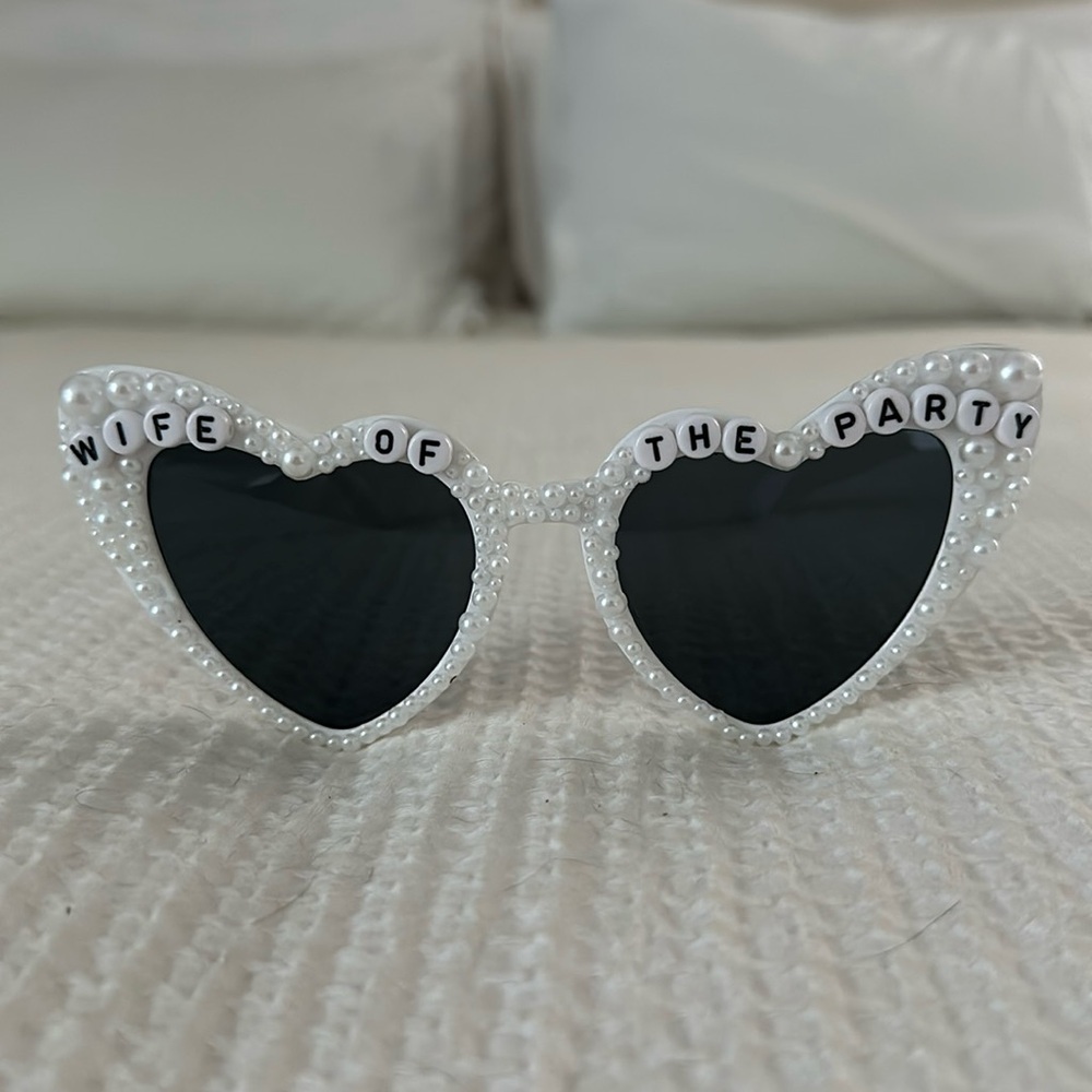 WIFE OF THE PARTY SUNNIES - Untamed Petals